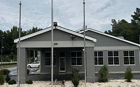 Super 8 By Wyndham Fayetteville